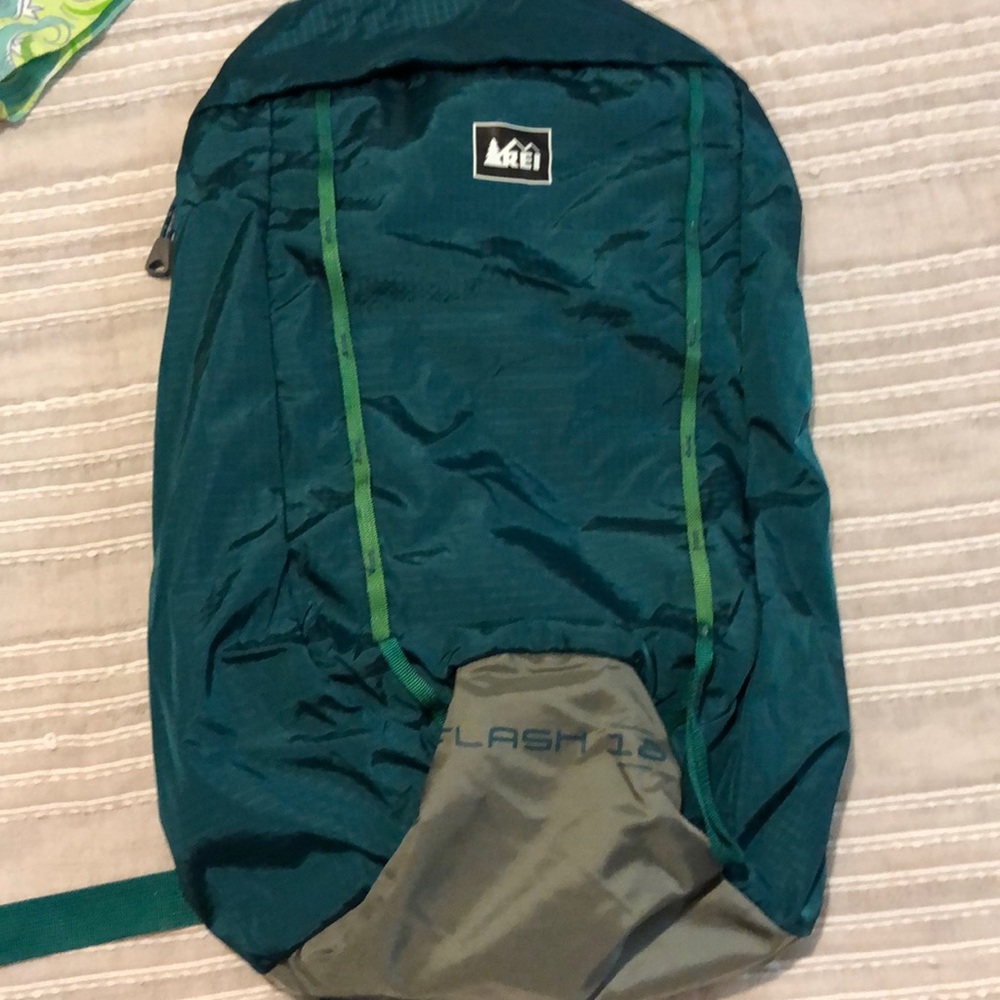 REI Flash 18 Backpack- Never Used